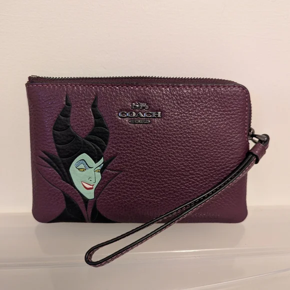 NWT Coach Maleficent Burgundy Leather Wristlet Wallet - Picture 1 of 10